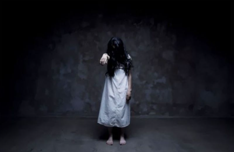 Mơ thấy bản thân đang ở bãi tha ma tượng trưng cho không gian sống ngột ngạt 